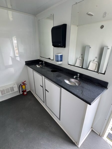 Hattiesburg MS, 2017 Forest River 10 Stall Trailer - Image 8
