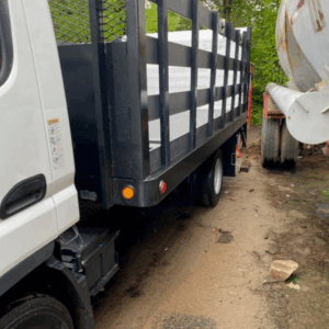 2019 Mitsubishi Fuso 14’ Flatbed Truck