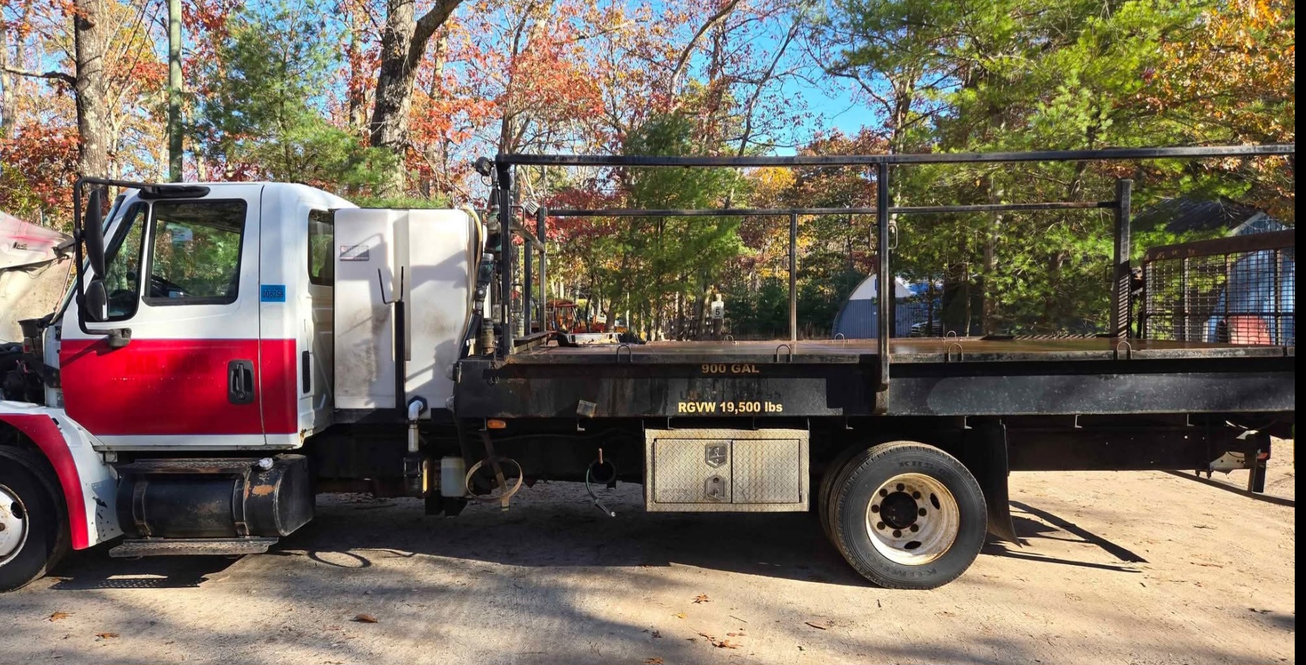 2006 International Portable Toilet Truck Cresent Tank Flatbed - NJ - Image 4