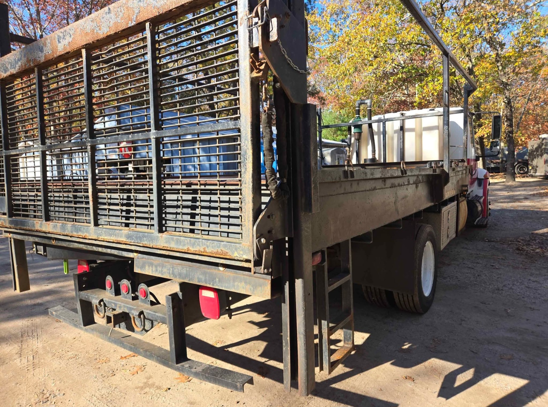 2006 International Portable Toilet Truck Cresent Tank Flatbed - NJ - Image 5